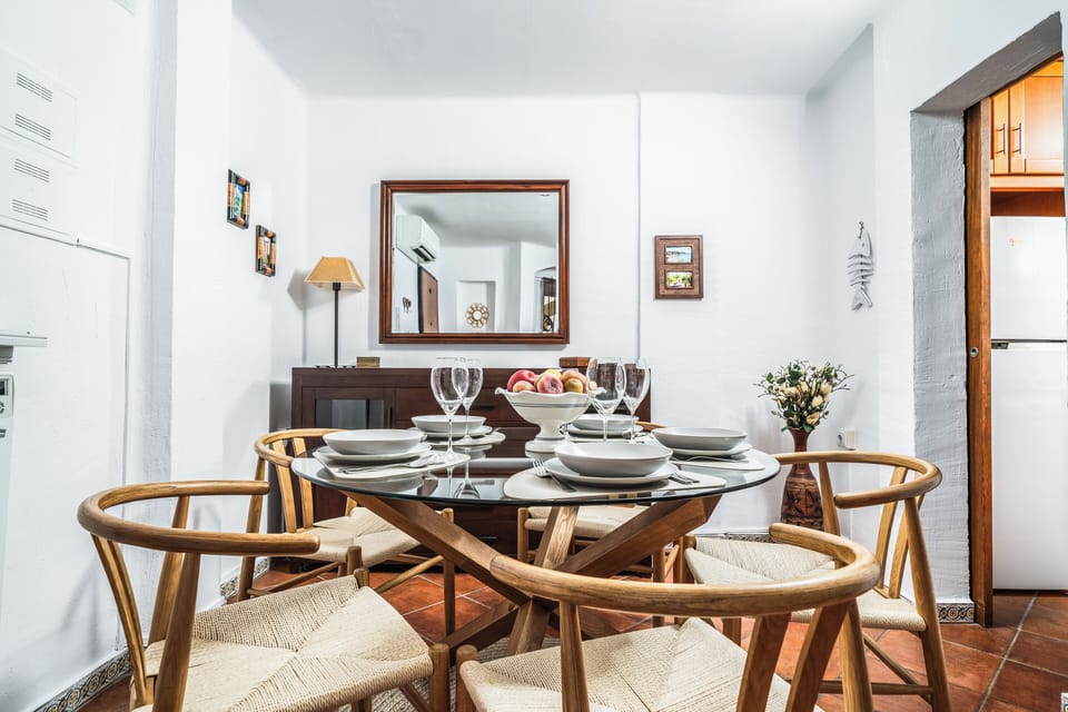 Dining area (3)