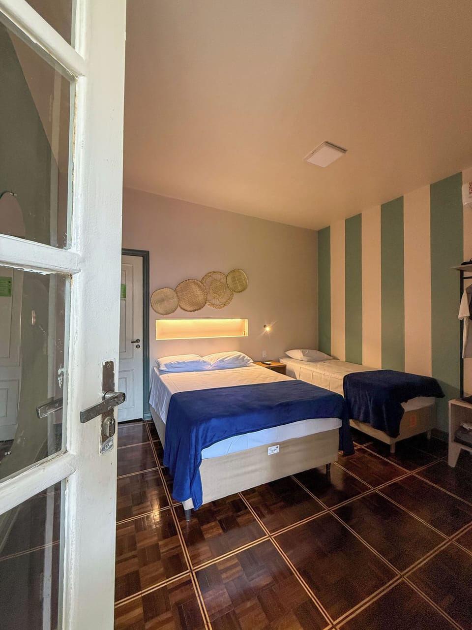 Deluxe Triple Room | Iron/ironing board, free WiFi, bed sheets