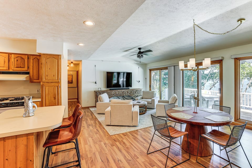 House (4 Bedrooms) | Interior