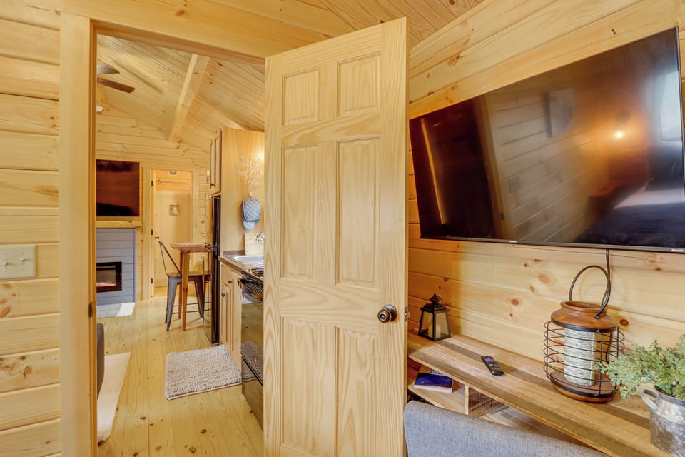 House (2 Bedrooms) | Interior