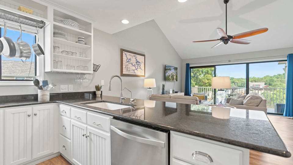 Condo, Multiple Beds, Balcony (Indian Pointe Lake View) | Interior