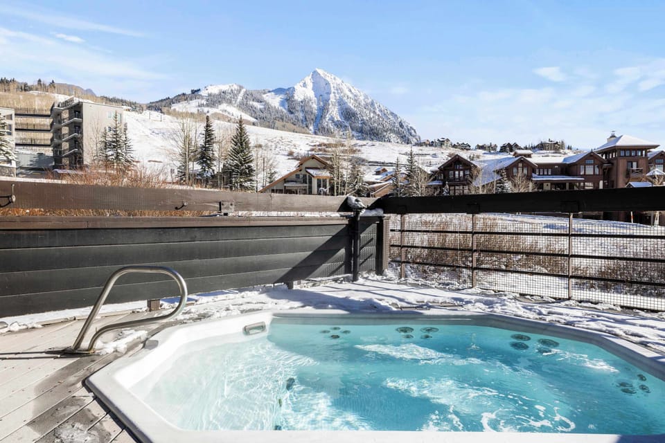 Community hot tub with a View! Listed with @BookTraverse