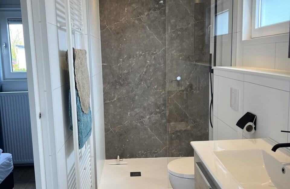 Bathroom at Vakantiepark de Zeeuwse Parel - Zeebaars