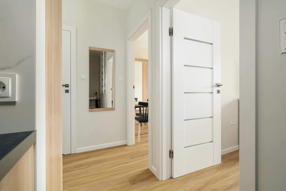 The kitchen's modern amenities ensure a comfortable stay.