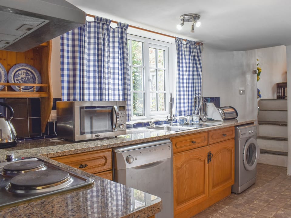 Kitchen | Nutmeg&rsquo;s - Old Newham Farm Cottages, Camelford