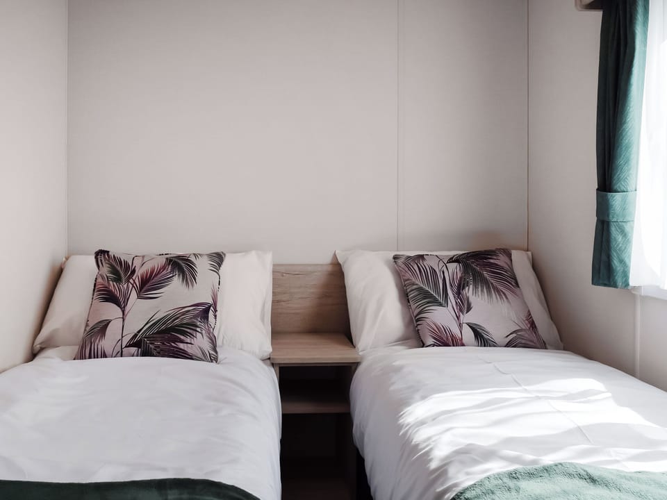 Twin bedroom | To The Brink, Northampton