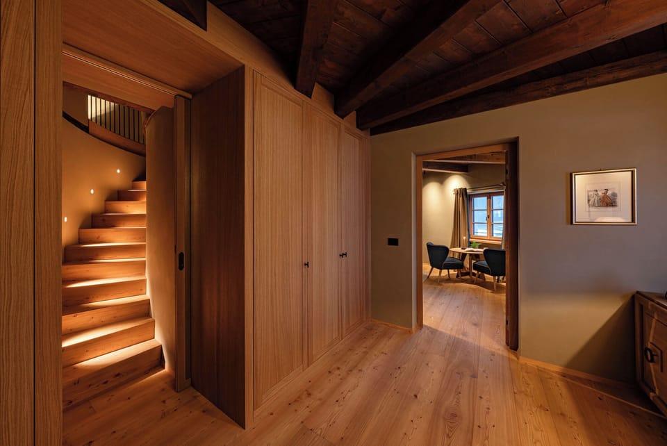 Deluxe Suite, Mountain View | Living area