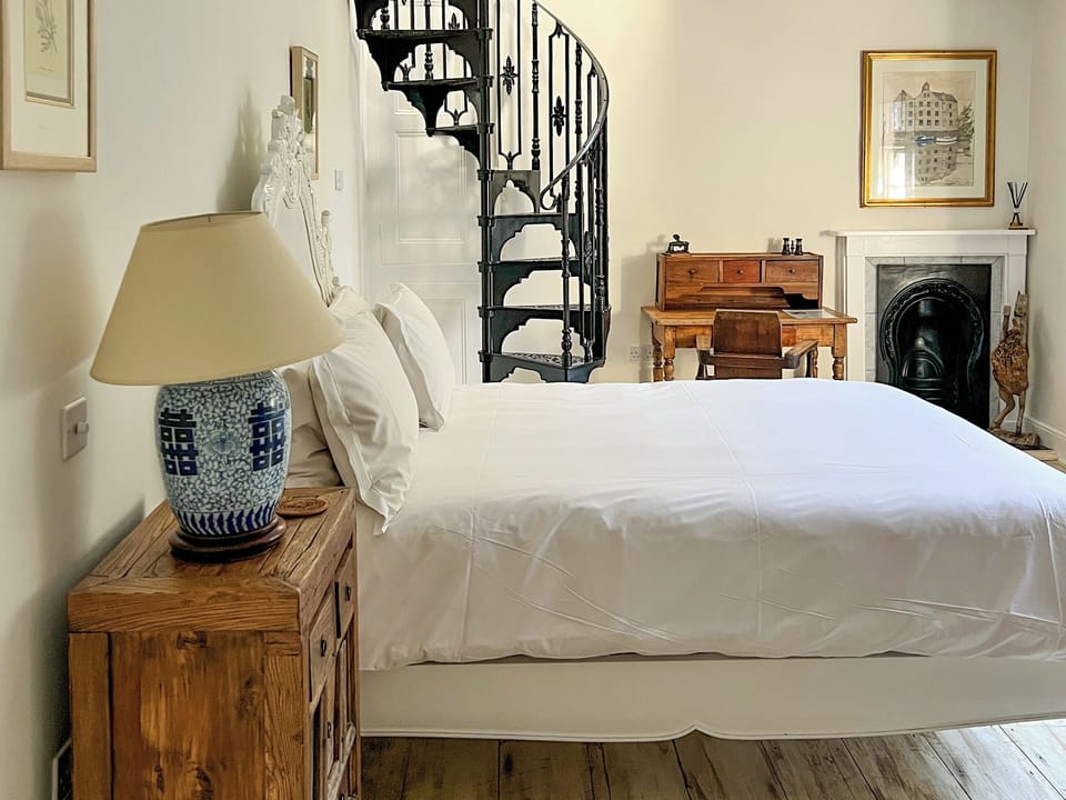 Double bedroom | Anr&aacute;n Manor - Anran @ Tidwell Farm, Newton Abbot