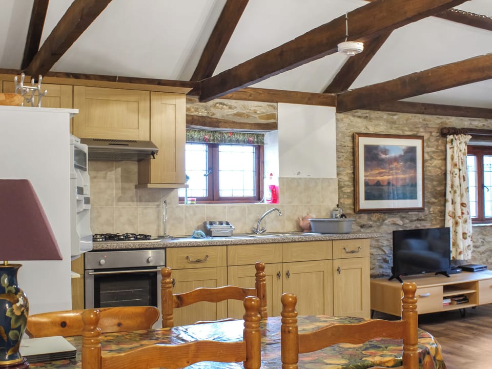 Kitchen | The Hayloft - Olde Pensipple Holiday Cottages, Liskeard