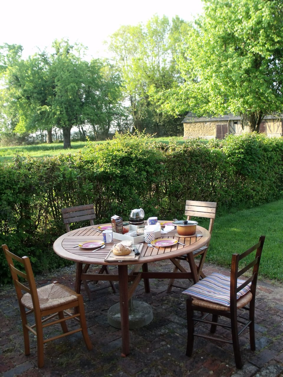 Outdoor dining