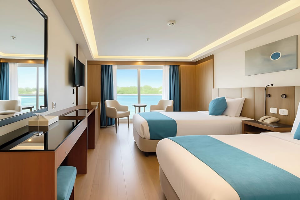 Deluxe Double Room, River View | In-room safe