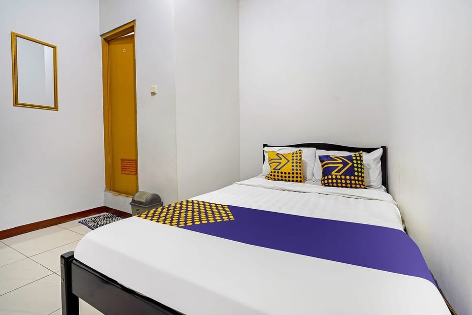 Basic Double Room | WiFi (free), bed sheets