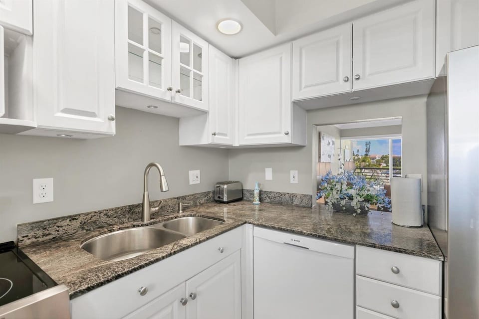 Longboat Harbour D303 by FVC - Kitchen