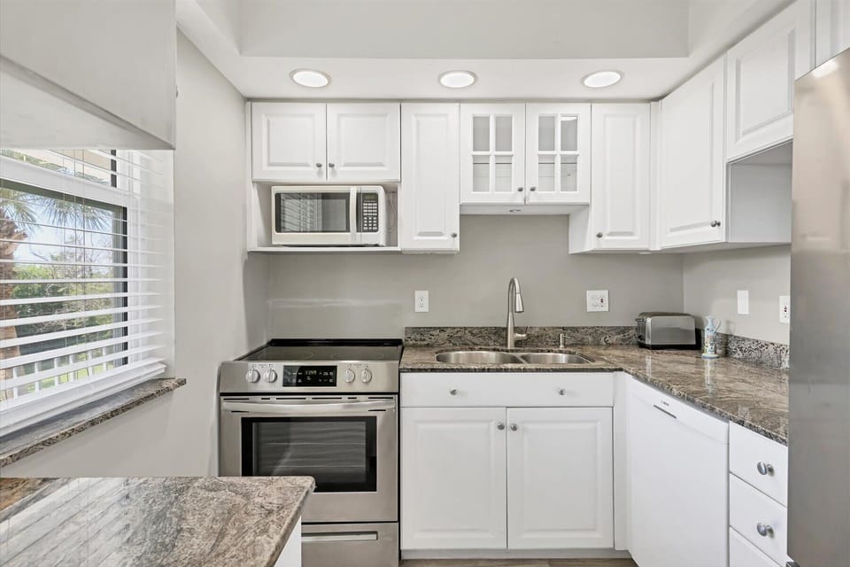 Longboat Harbour D303 by FVC - Kitchen