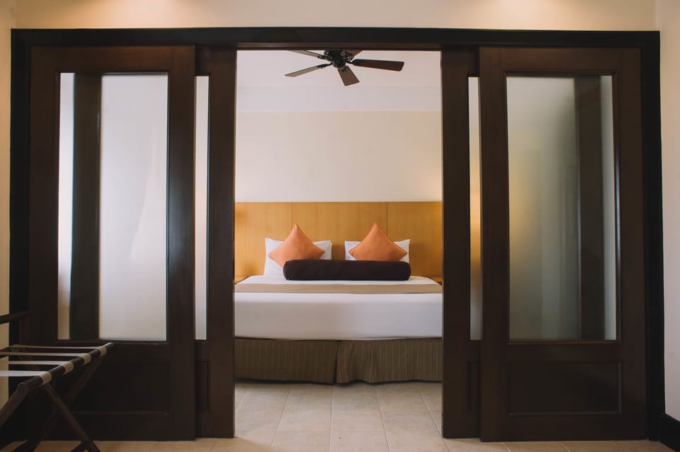 Deluxe Room | Premium bedding, in-room safe, individually decorated