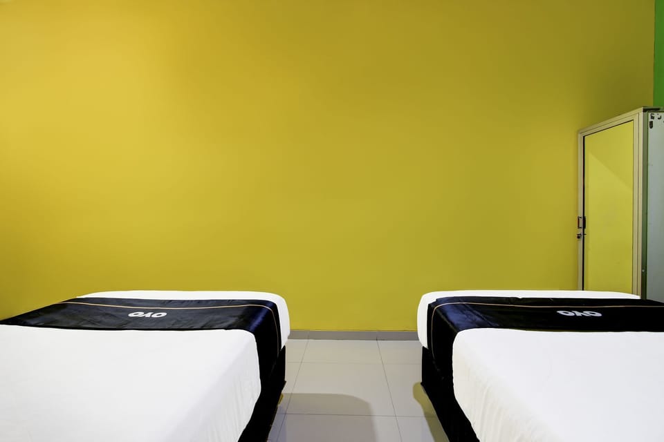 Deluxe Twin Room | Free WiFi, bed sheets