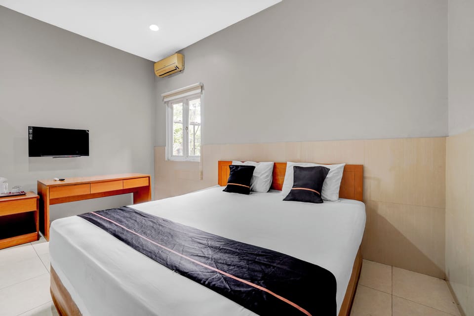 Standard Suite, 1 Double Bed | WiFi (free), bed sheets