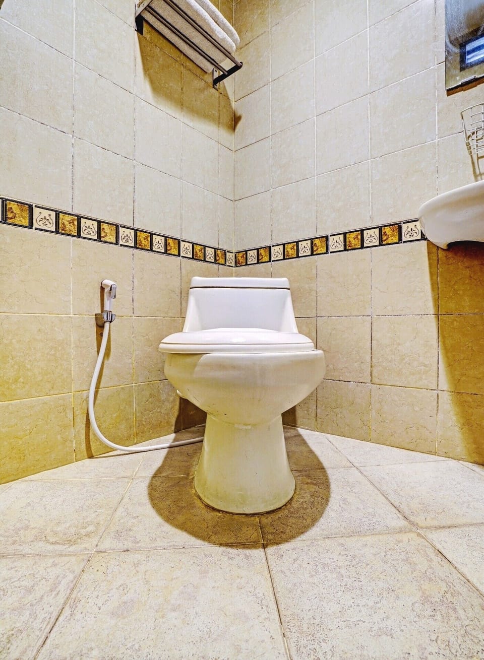 Deluxe Double Room | Bathroom | Shower, hair dryer, towels