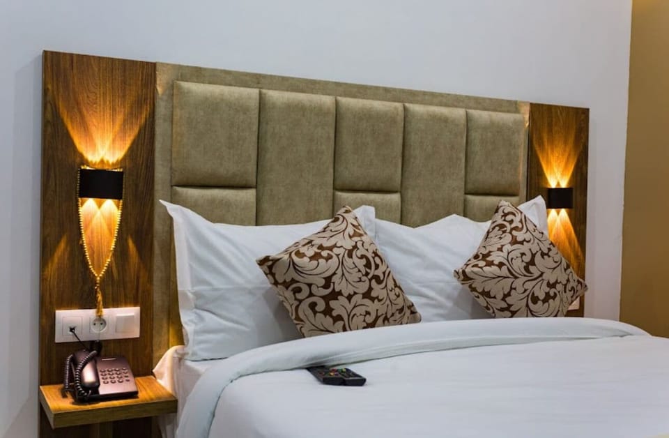 Double or Twin Room | Desk, laptop workspace, WiFi (free)
