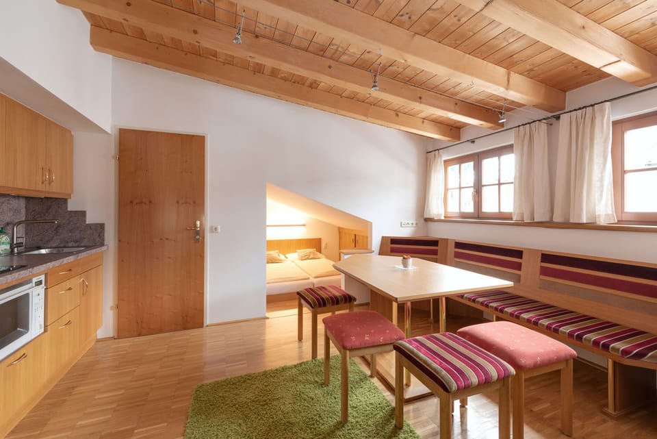 Apartment, Balcony, Mountain View | In-room safe, WiFi (free), bed sheets