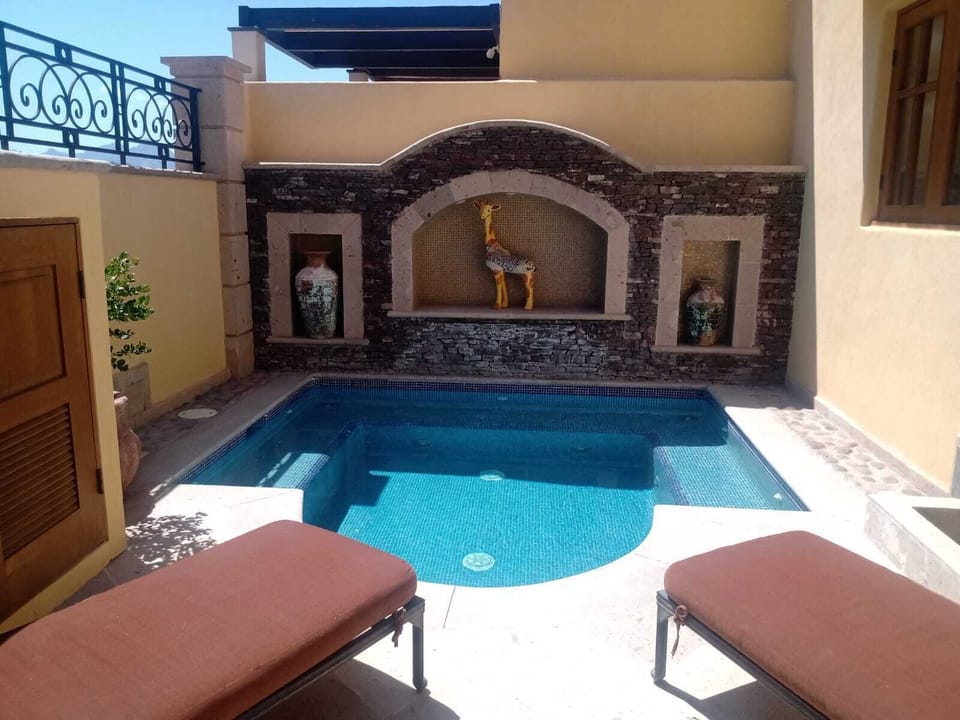 Private pool 