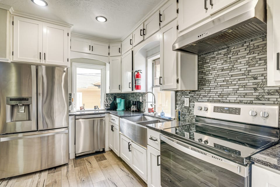Kitchen | Cooking Basics | Dishwasher | 2-Story Apartment | 1st Floor