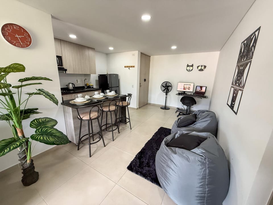 Comfort Apartment, Balcony, Mountain View | Living area
