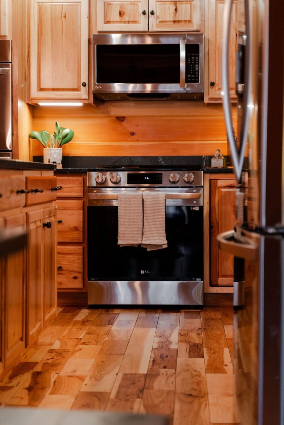 Cabin, Multiple Beds, Hot Tub (Hidden Hills Retreat) | Private kitchen | Coffee/tea maker, electric kettle