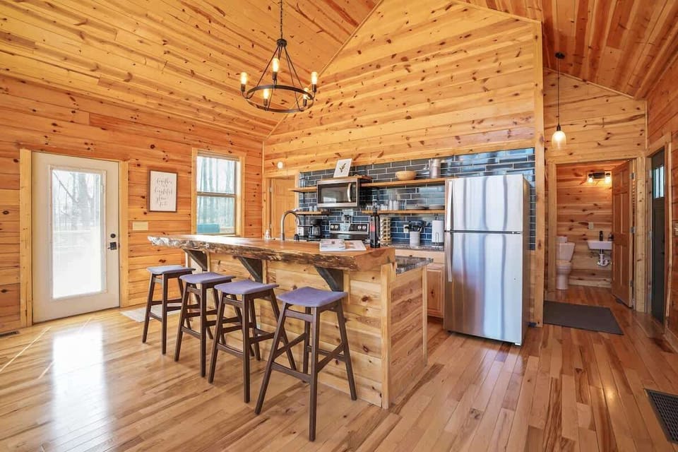 Cabin, 1 King Bed, Hot Tub (Fern Haven) | Private kitchen