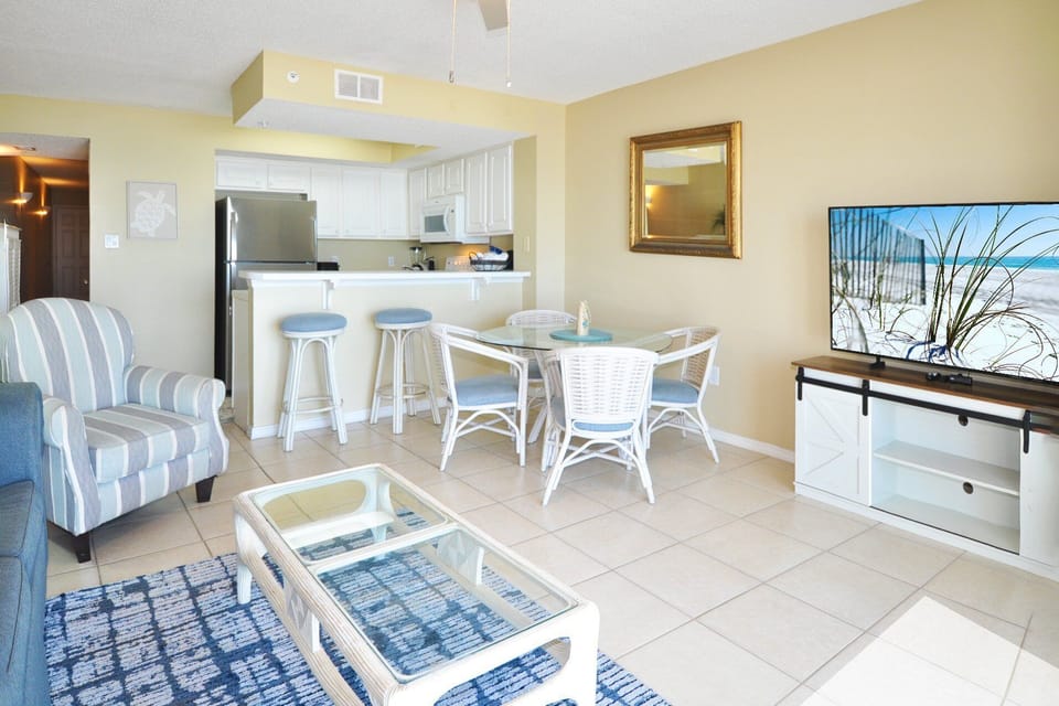 Living Room
Gulf Dunes Resort unit 306
Fort Walton Beach Vacation Rentals