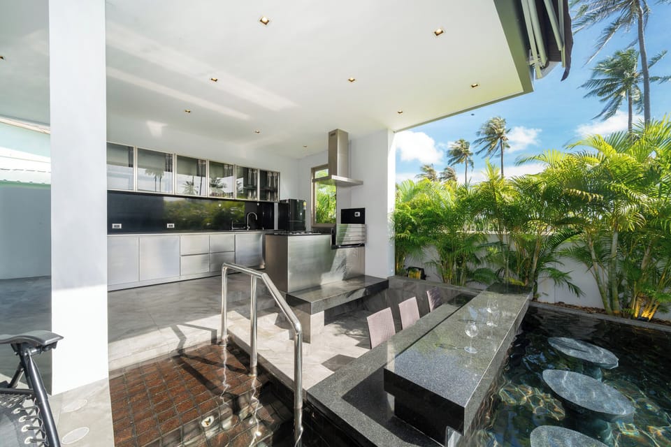 Luxury Villa, Pool View | Private kitchen | Highchair
