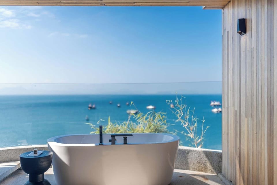 Traditional Double Room, Balcony, Sea View | Premium bedding, individually decorated, individually furnished
