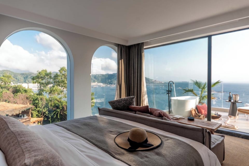 Romantic Double Room, Balcony, Sea View | Premium bedding, minibar, individually decorated, individually furnished