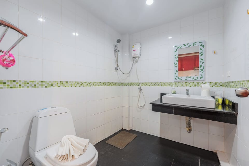 Apartment, Balcony | Bathroom