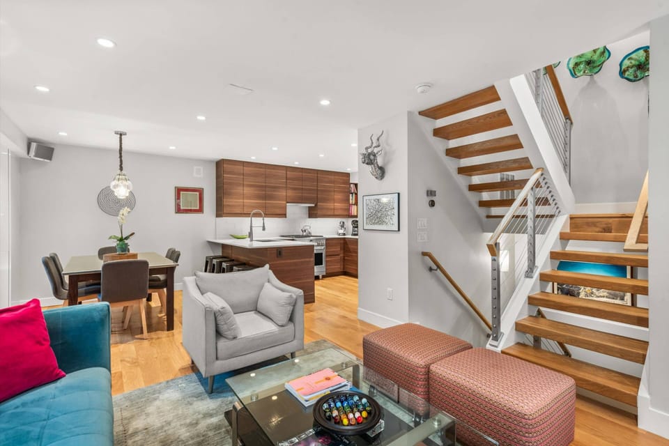 This well-appointed 2 bedroom condo is conveniently located close to a shuttle stop but feels private and secluded.