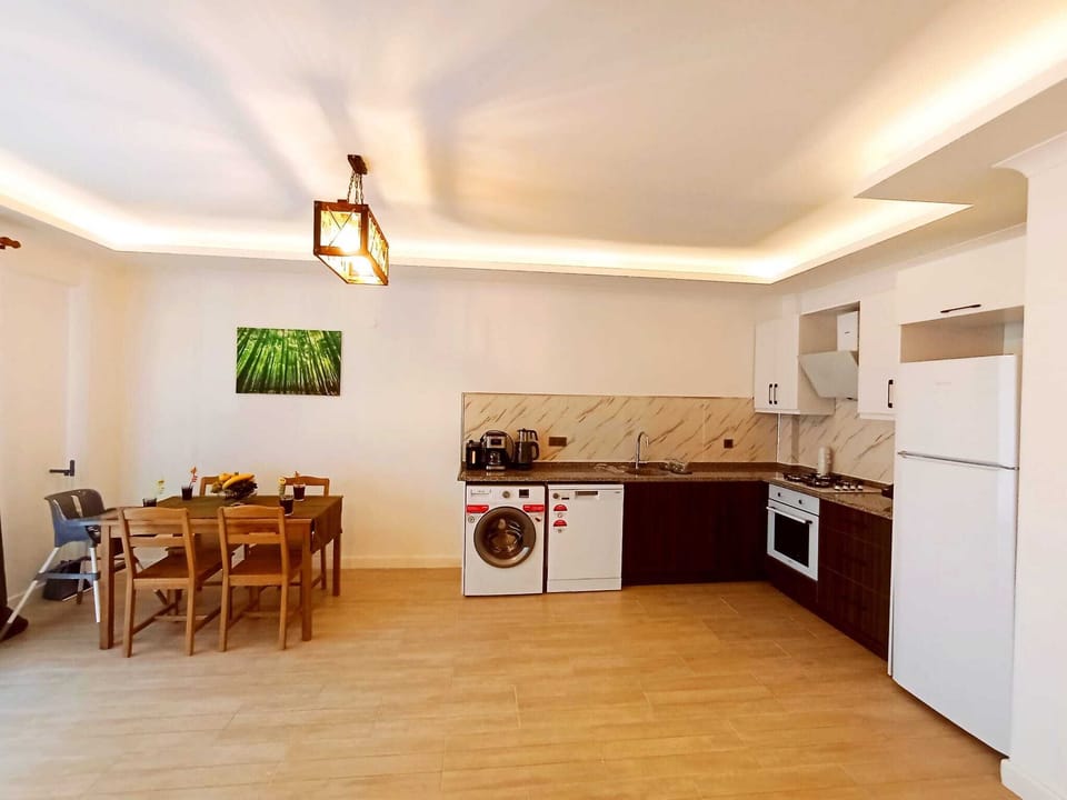 Comfort Villa, Mountain View, Poolside | Private kitchen | Full-size fridge, microwave, oven, stovetop