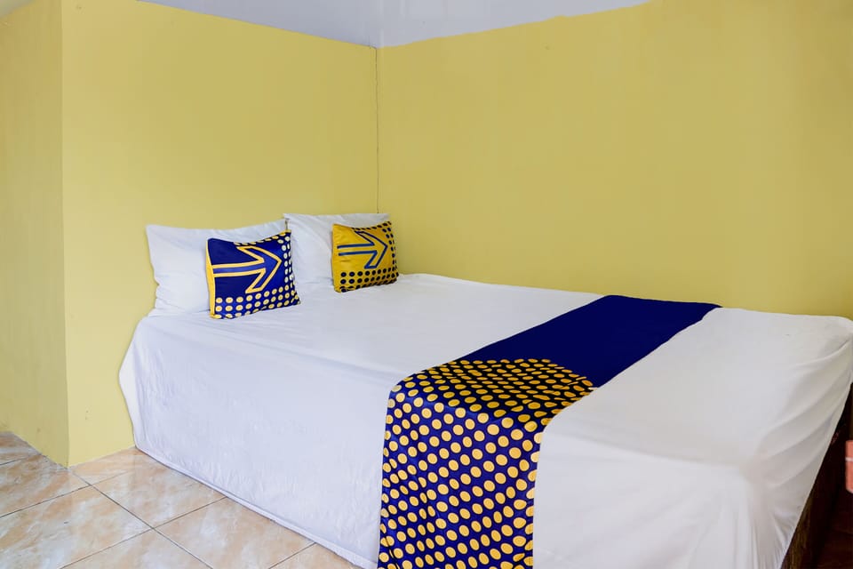 Economy Double Room | Bed sheets
