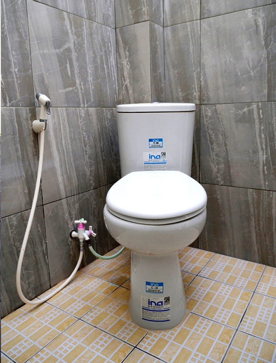 Economy Triple Room | Bathroom | Shower