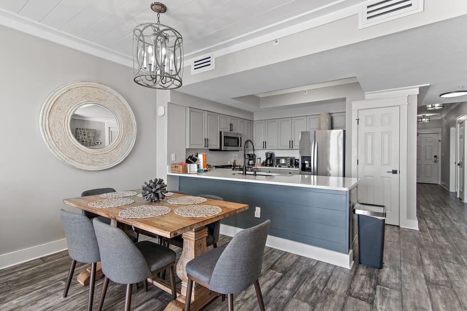 This 2BR/2BA condo has an open floorplan with tall ceiling, Gulf views from many angles, and has been completely remodeled!