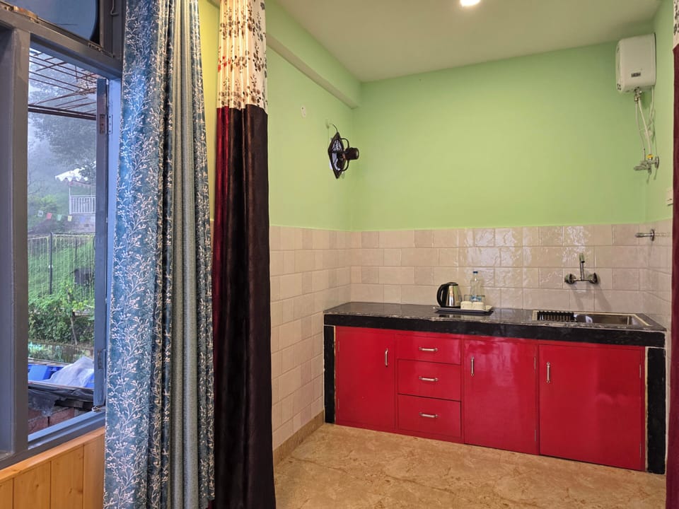 Superior Room | Laptop workspace, iron/ironing board, free WiFi