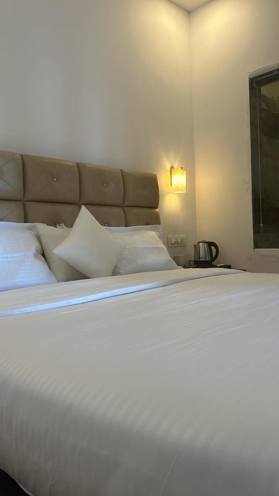 Deluxe Double Room, Balcony, Lake View | Desk, free WiFi, wheelchair access
