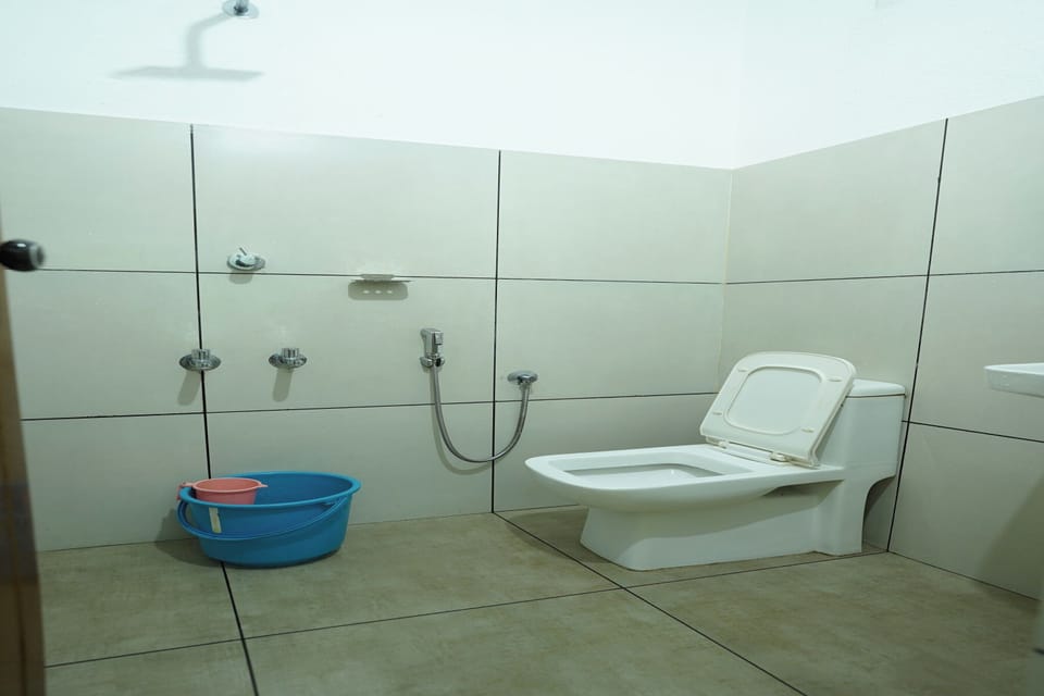 Standard Double Room | Bathroom