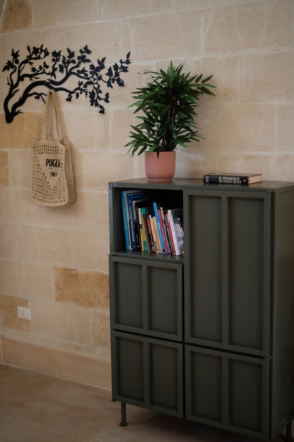 Natural materials throughout