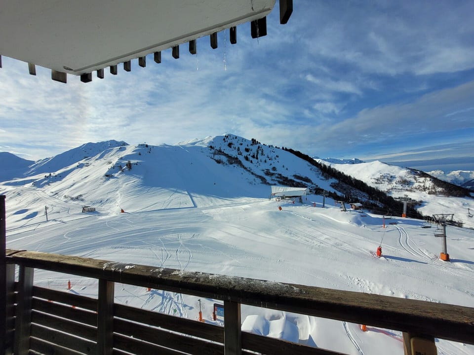 Snow and ski sports