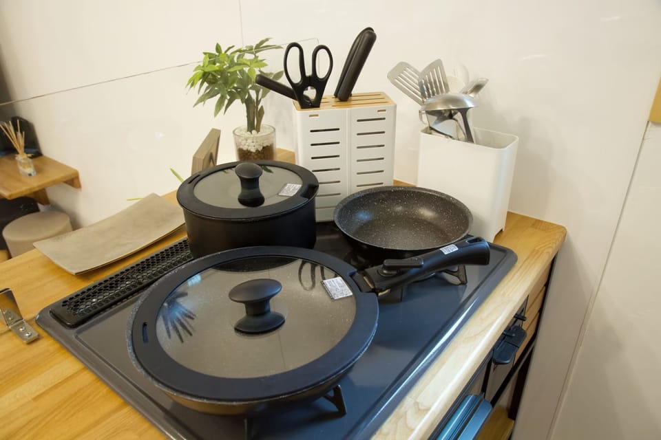 Apartment | Blackout drapes, iron/ironing board, free WiFi