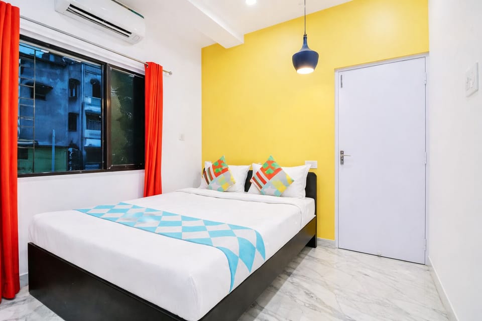 Hypo-allergenic bedding, in-room safe, desk, soundproofing