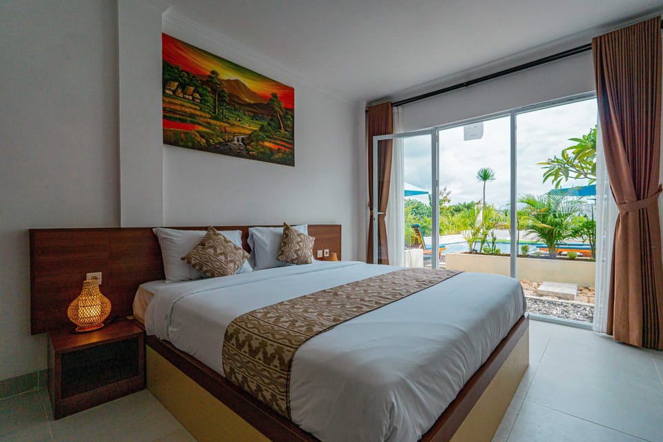 Deluxe Studio, Pool View | Desk, free WiFi