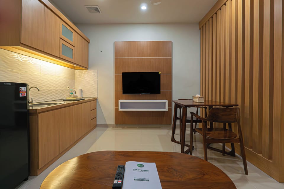 Deluxe Double Room | Desk, free WiFi, bed sheets