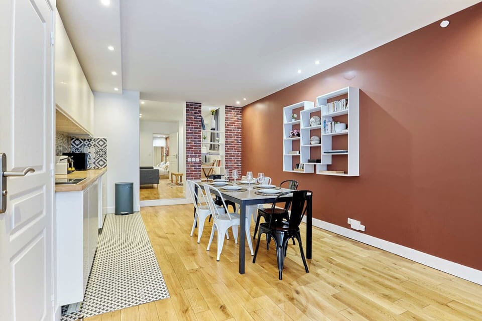 Apartment | Dining