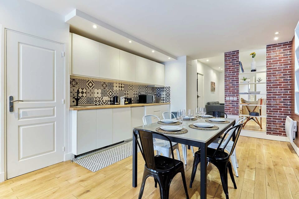 Apartment | Dining
